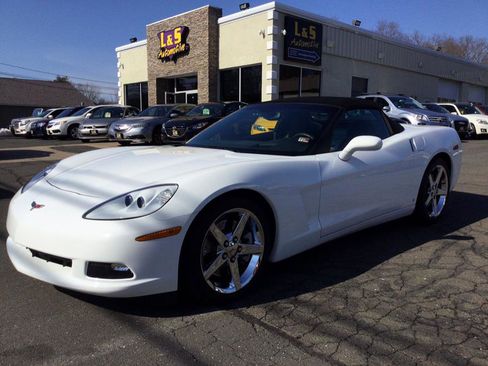 Used 2007 Chevrolet Corvette Convertible w/ Preferred Equipment Group image 1