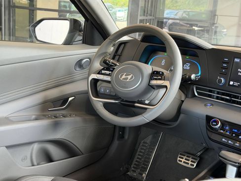 Used 2026 Hyundai Elantra Sport FWD image 29