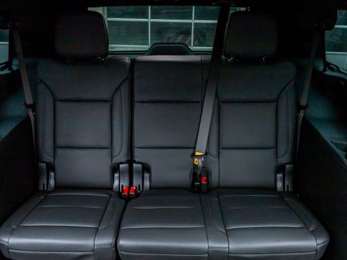 Used 2024 Chevrolet Tahoe Z71 w/ Luxury Package image 38