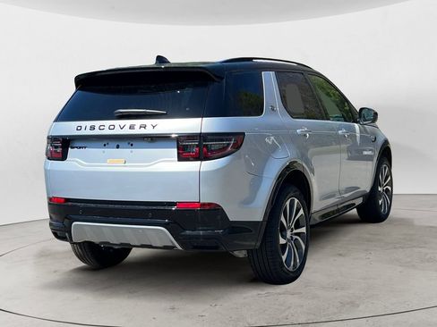 New 2025 Land Rover Discovery Sport Dynamic SE image 5