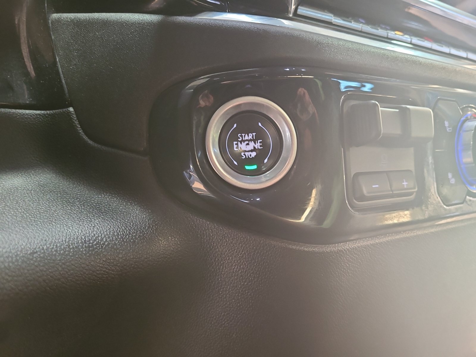 Used 2024 GMC Sierra 2500 SLE AWD/4WD image 29
