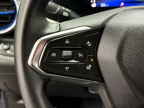 Used 2024 Chevrolet Trax LT w/ Sunroof Package image 16