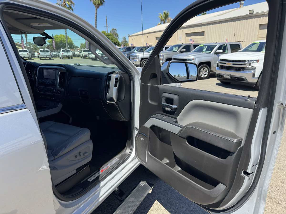 Used 2017 Chevrolet Silverado 1500 LTZ Z71 w/ LTZ Plus Package AWD/4WD image 16