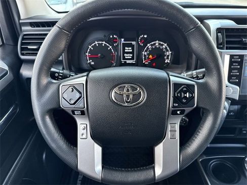 Used 2020 Toyota 4Runner SR5 Premium image 13