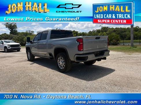 Used 2025 Chevrolet Silverado 2500 High Country w/ High Country Premium Package AWD/4WD image 9