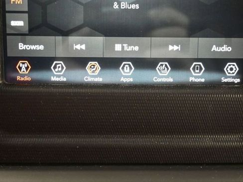 Used 2018 Jeep Wrangler Unlimited Sport S image 24