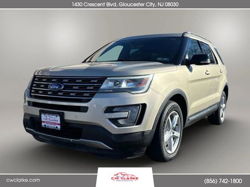 Used 2017 Ford Explorer XLT w/ Equipment Group 202A image 1