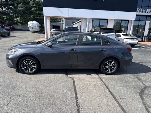Used 2023 Kia Forte LXS FWD image 2