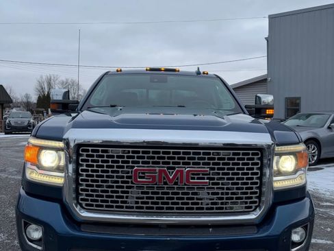 Used 2016 GMC Sierra 3500 Denali image 2