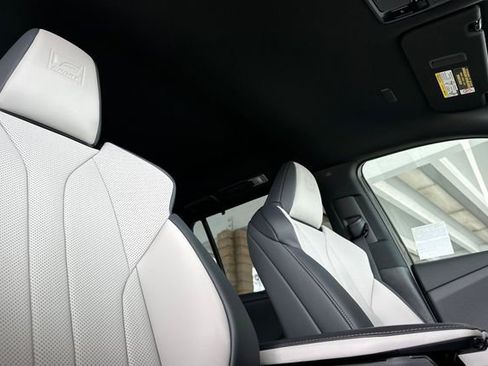 New 2026 Lexus TX 500h AWD image 16