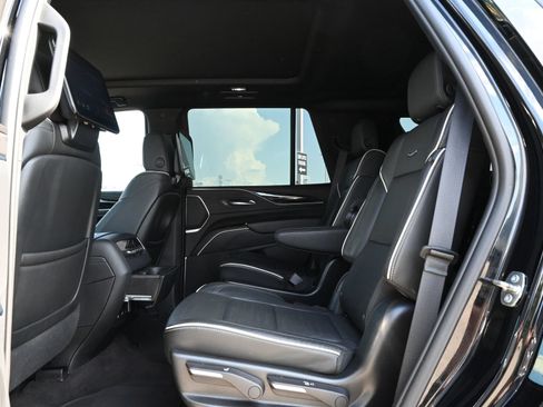 Certified 2023 Cadillac Escalade Sport AWD/4WD image 18
