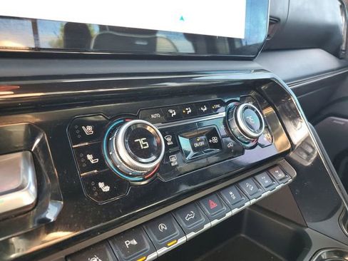 Used 2024 GMC Sierra 1500 AT4X image 23