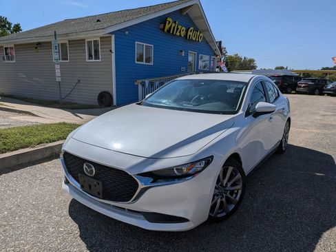 Used 2023 MAZDA MAZDA3 s FWD image 1