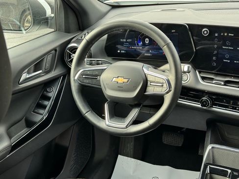 Used 2025 Chevrolet Equinox LT FWD image 19