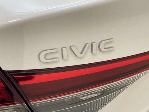 Used 2024 Honda Civic Sport image 19