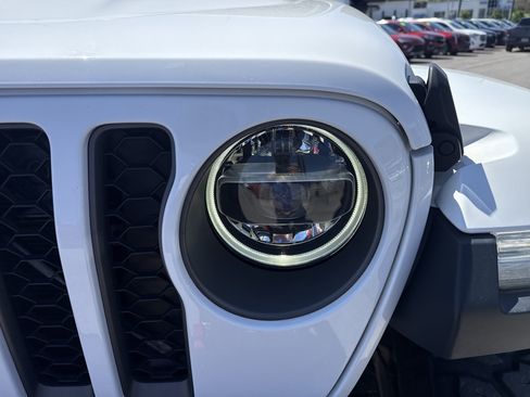 Used 2020 Jeep Gladiator Rubicon AWD/4WD image 10