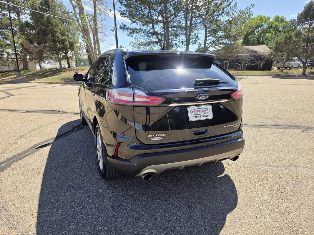 Used 2019 Ford Edge Titanium w/ Cold Weather Package AWD/4WD image 4