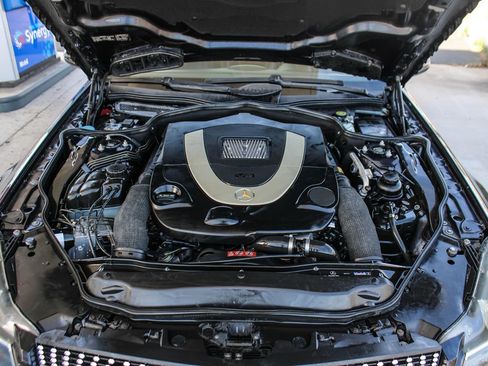 Used 2011 Mercedes-Benz SL 550 image 10