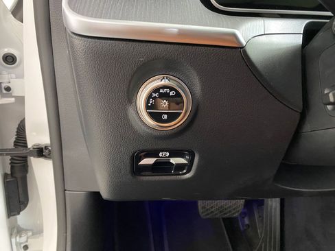 Certified 2025 Mercedes-Benz C 300 4MATIC Sedan image 18