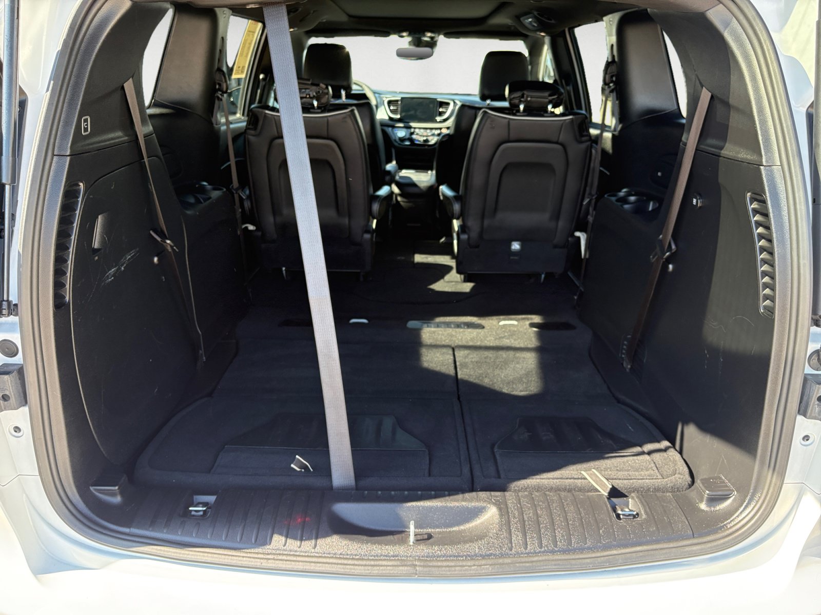 Used 2026 Chrysler Pacifica Limited FWD image 19