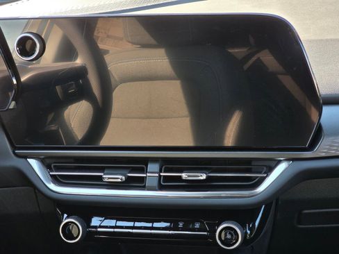 New 2026 Chevrolet Equinox EV LT w/ LPO, Blackout Package image 20