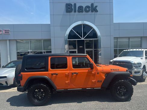 New 2025 Jeep Wrangler Unlimited Sport image 4