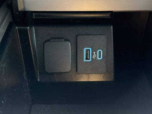 Certified 2022 Ford Explorer XLT image 31