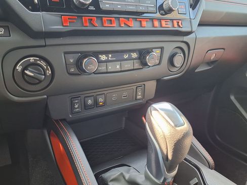 Used 2025 Nissan Frontier PRO-4X w/ Pro Convenience Package AWD/4WD image 28