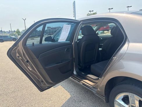 Used 2010 Chevrolet Malibu LT w/ Power Convenience Package FWD image 14