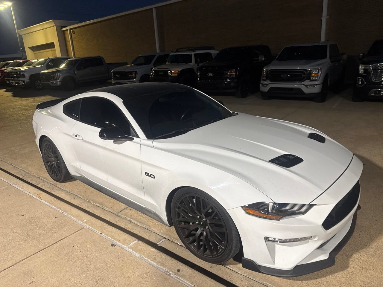 Used 2020 Ford Mustang GT Premium RWD image 3