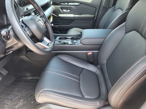 Certified 2026 Honda Pilot TrailSport image 13