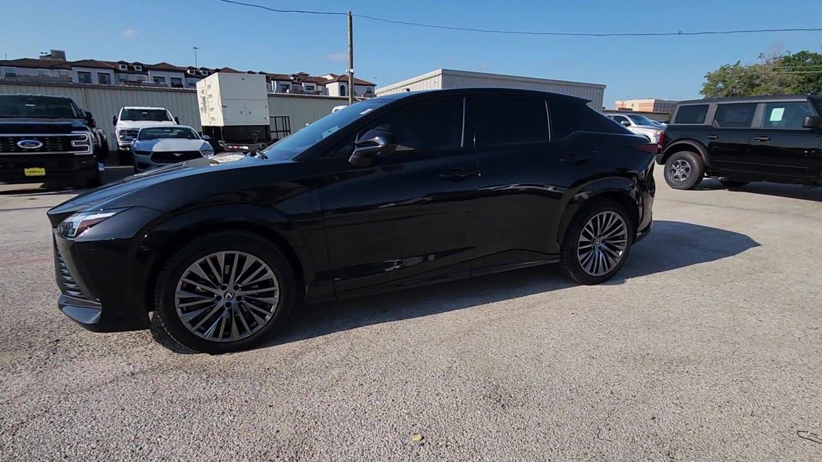 Used 2023 Lexus RZ 450e Premium w/ Accessory Package (2T) AWD/4WD image 4