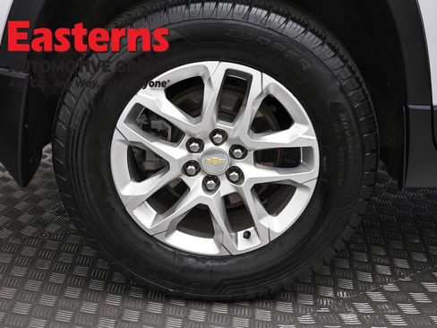 Used 2021 Chevrolet Traverse LT image 30