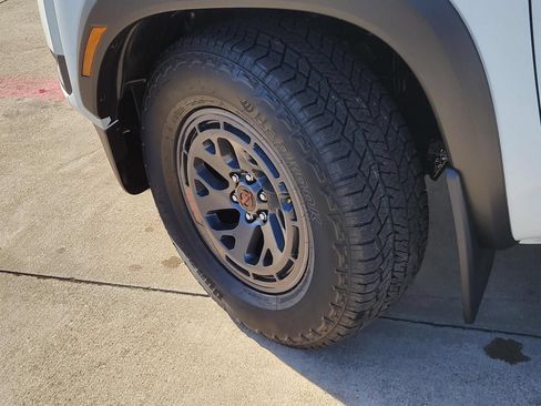 New 2026 Nissan Frontier Pro-X w/ Pro-X Convenience Package RWD image 11