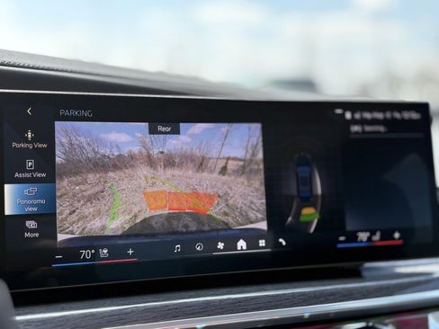 Used 2025 BMW 760i xDrive image 8