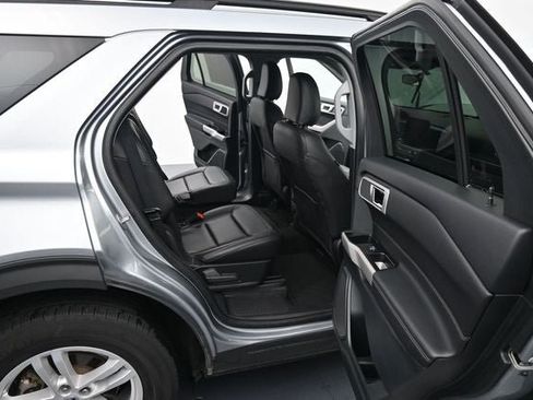 Used 2024 Ford Explorer XLT w/ Equipment Group 202A AWD/4WD image 13