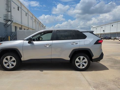 Used 2024 Toyota RAV4 LE FWD image 9