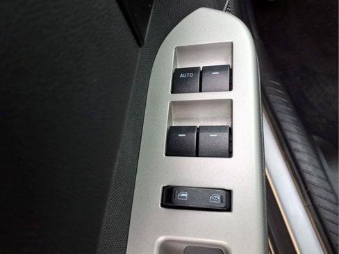 Used 2012 Ford Escape XLT AWD/4WD image 19