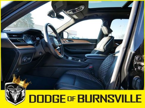 Used 2023 Jeep Grand Cherokee Summit image 14