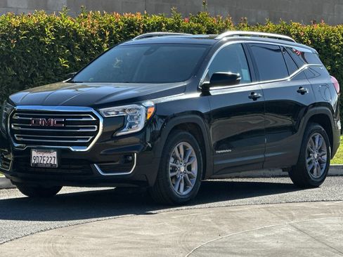 Certified 2023 GMC Terrain SLT w/ LPO, Cargo Package FWD image 8