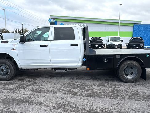 New 2025 RAM 3500 Tradesman image 8