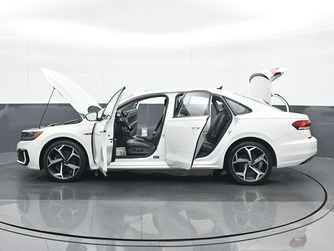 Used 2020 Volkswagen Passat 2.0T R-Line image 27