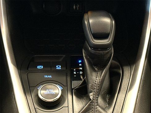 Used 2019 Toyota RAV4 XLE w/ Convenience Package image 21