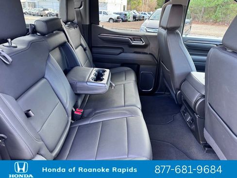 Used 2025 GMC Sierra 1500 SLT image 28