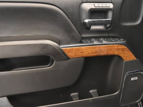 Used 2018 Chevrolet Silverado 1500 High Country image 13