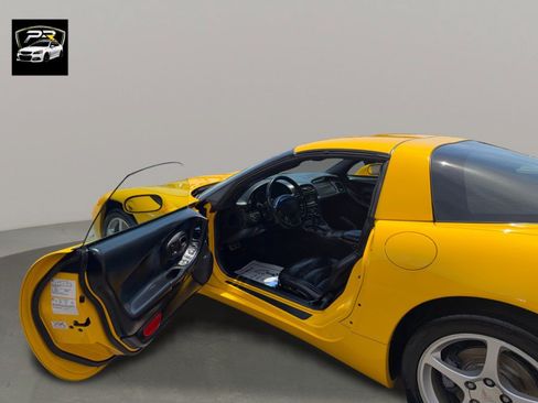 Used 2000 Chevrolet Corvette Coupe w/ Memory Pkg RWD image 9