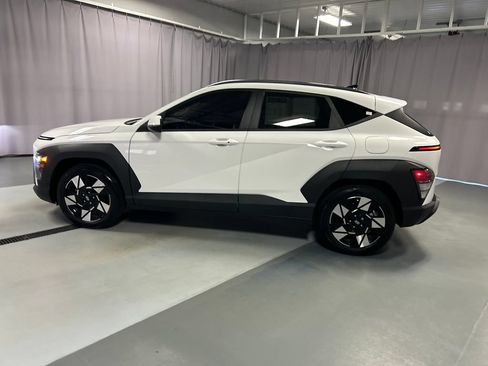 Used 2024 Hyundai Kona SEL FWD image 4