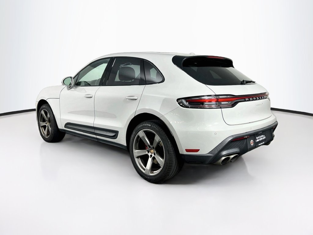 Certified 2024 Porsche Macan S AWD/4WD image 3