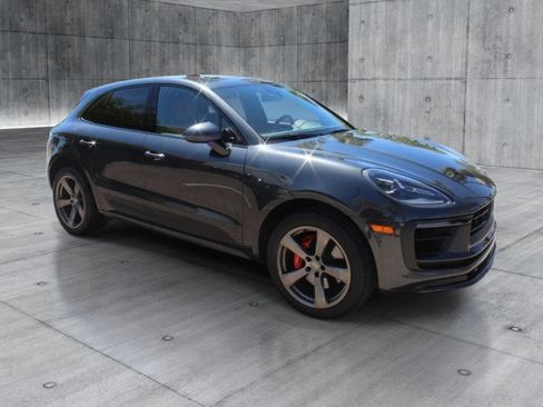 Used 2023 Porsche Macan S AWD/4WD image 8