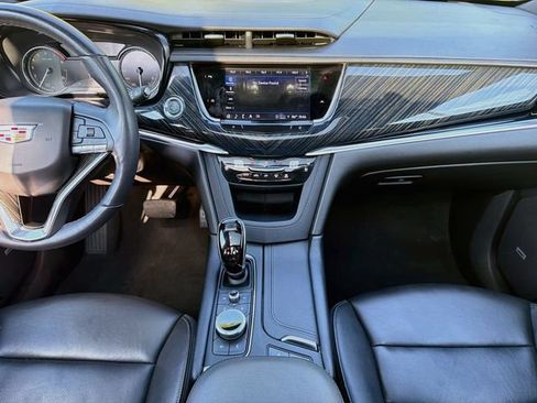 Used 2024 Cadillac XT6 Premium Luxury FWD image 20
